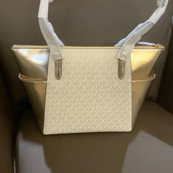 NWT Michael Kors Charlotte Pale Gold Women's Bag - Picture 2 of 5